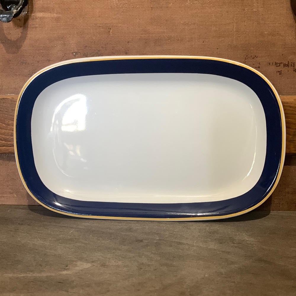 Oneida. Rectangular plate. White with blue and yellow trim